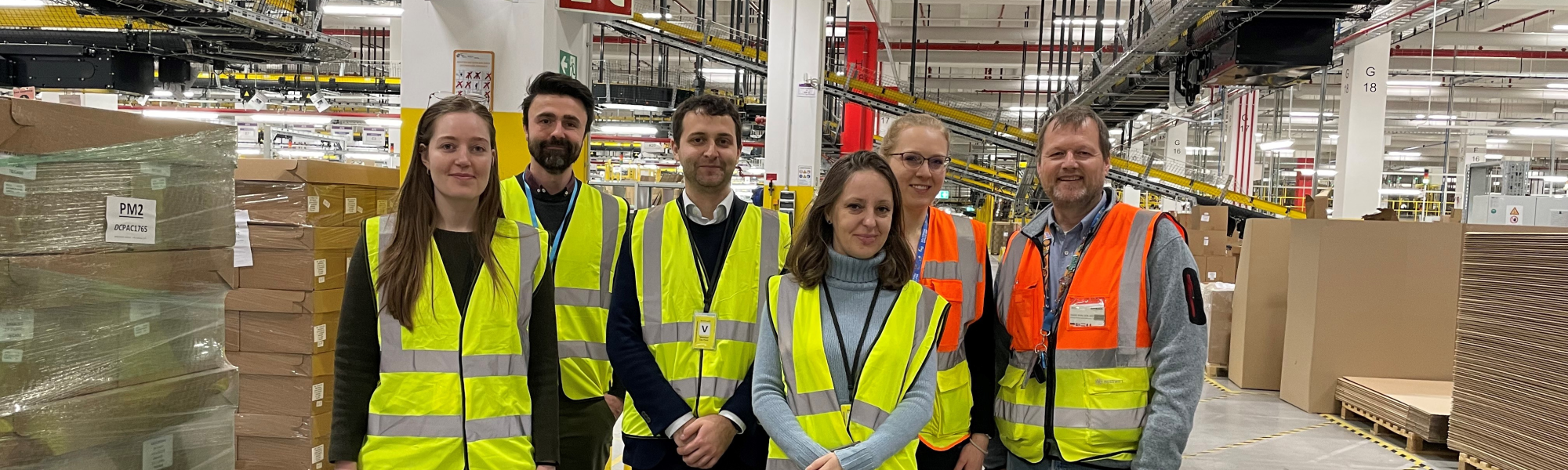 The IRU Brussels team recently visited one of Amazon’s largest fulfillment centres in Europe to better understand the company’s community-based decarbonisation and driver shortage strategies.