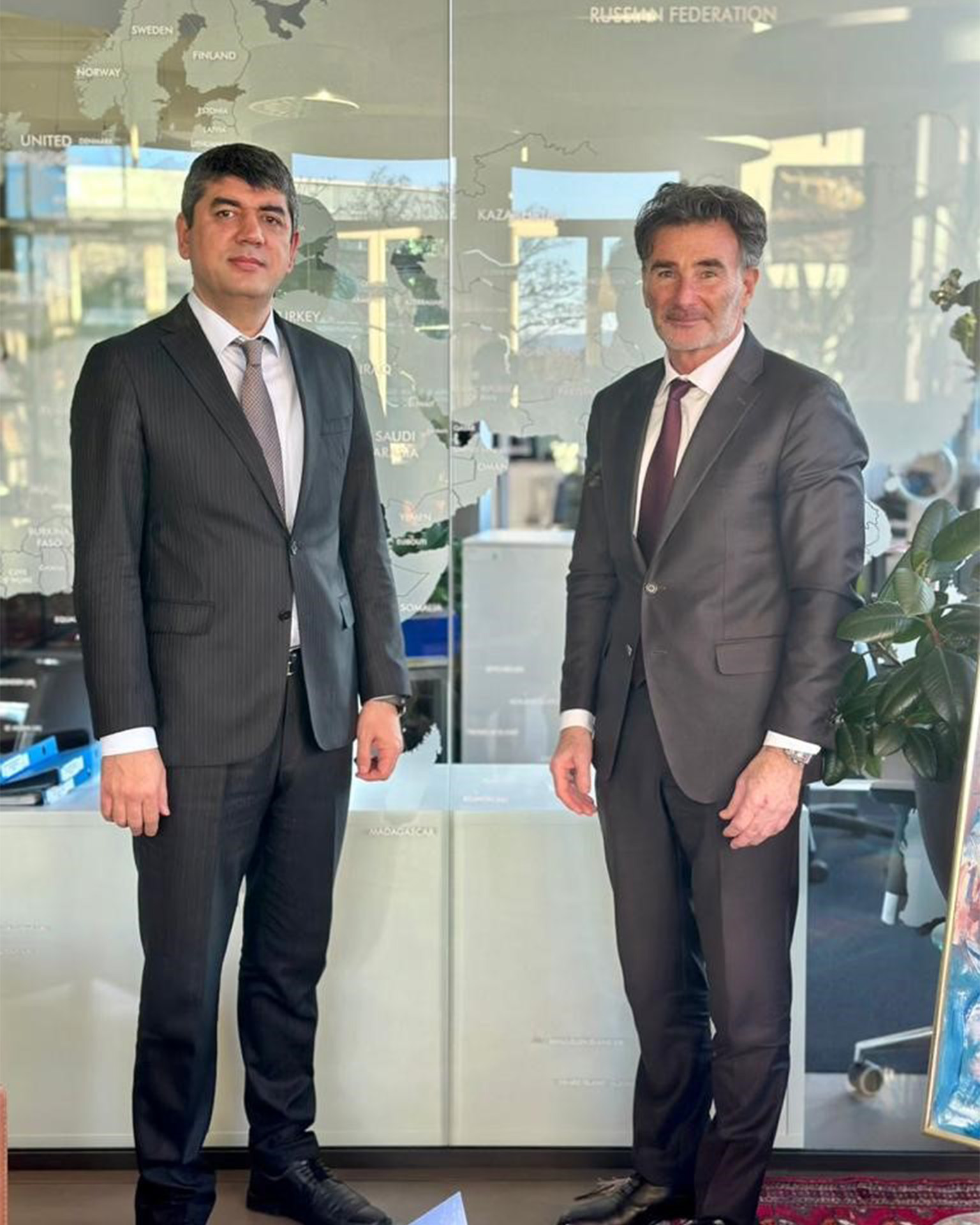IRU and Tajikistan discuss road transport priorities in Geneva