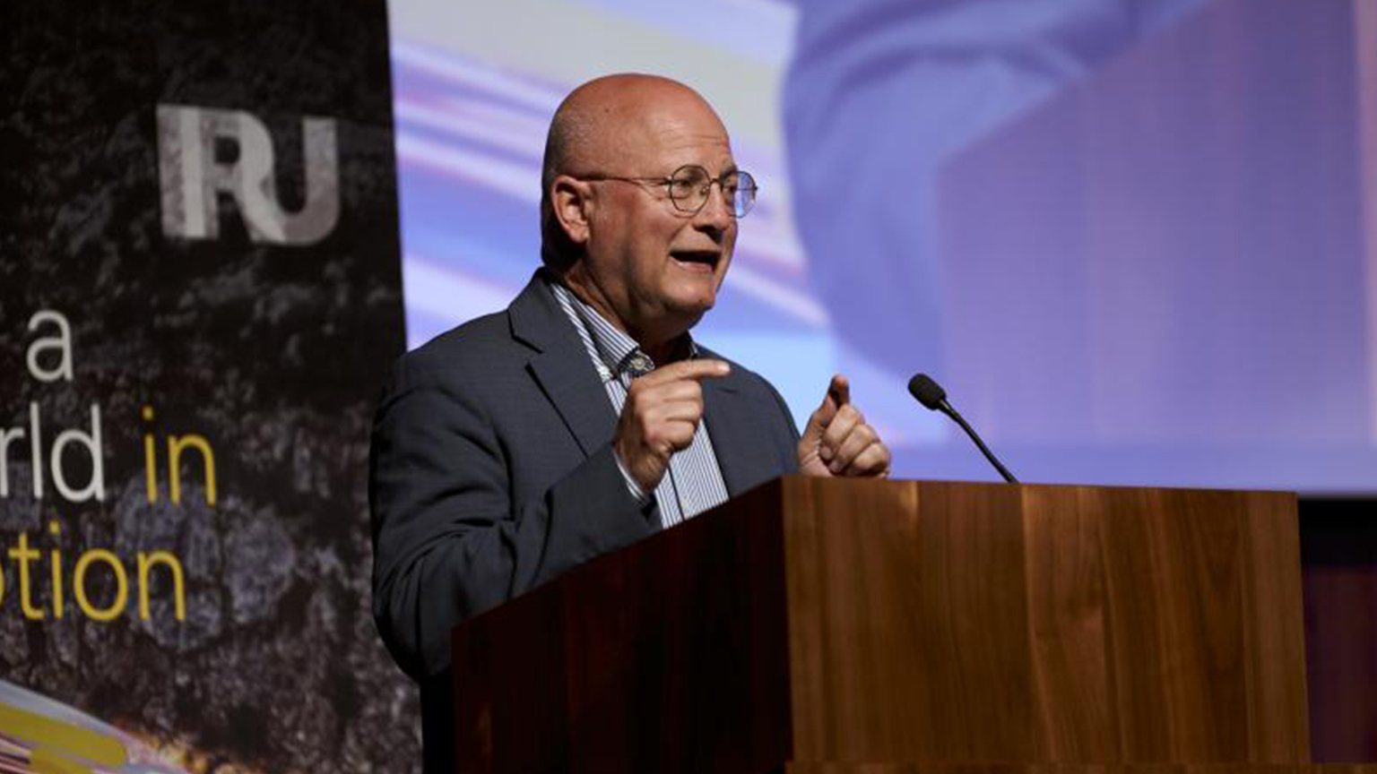 Put photos here in carousel sent via Webex     Driving the decarbonisation debate     Throughout 2025, IRU ensured that the transition to low- and zero-emission road transport remained grounded in operational reality.   A highlight was IRU’s EU decarbonisation flagship event, held in Brussels with the participation of the Belgian Minister for Mobility, EU policymakers, industry leaders and operators. The event focused on realistic decarbonisation pathways, fleet diversity and the importance of enabling cond