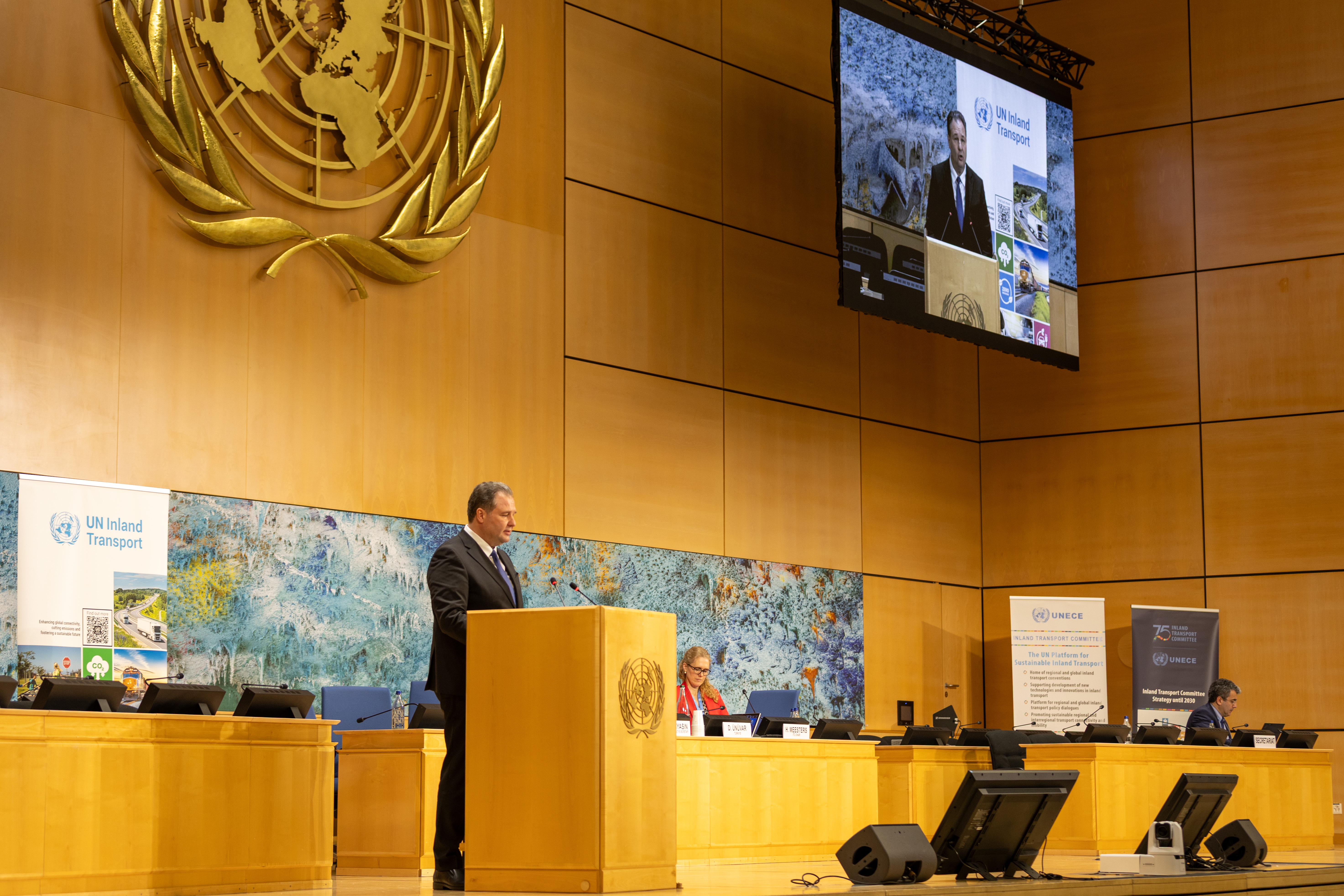 IRU puts trade and borders on agenda at key UN transport discussions