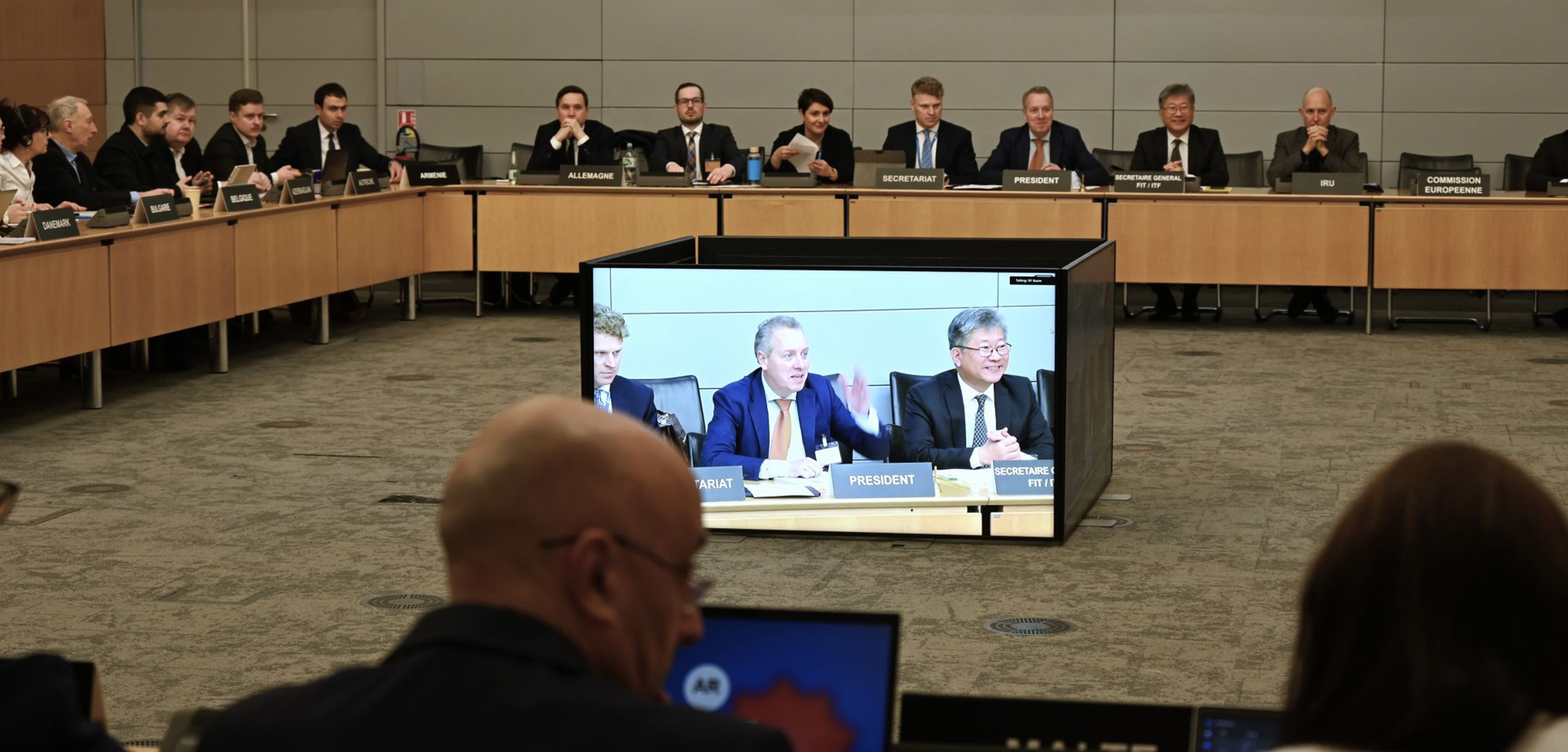 IRU helps implement cross-border road transport quota system reform