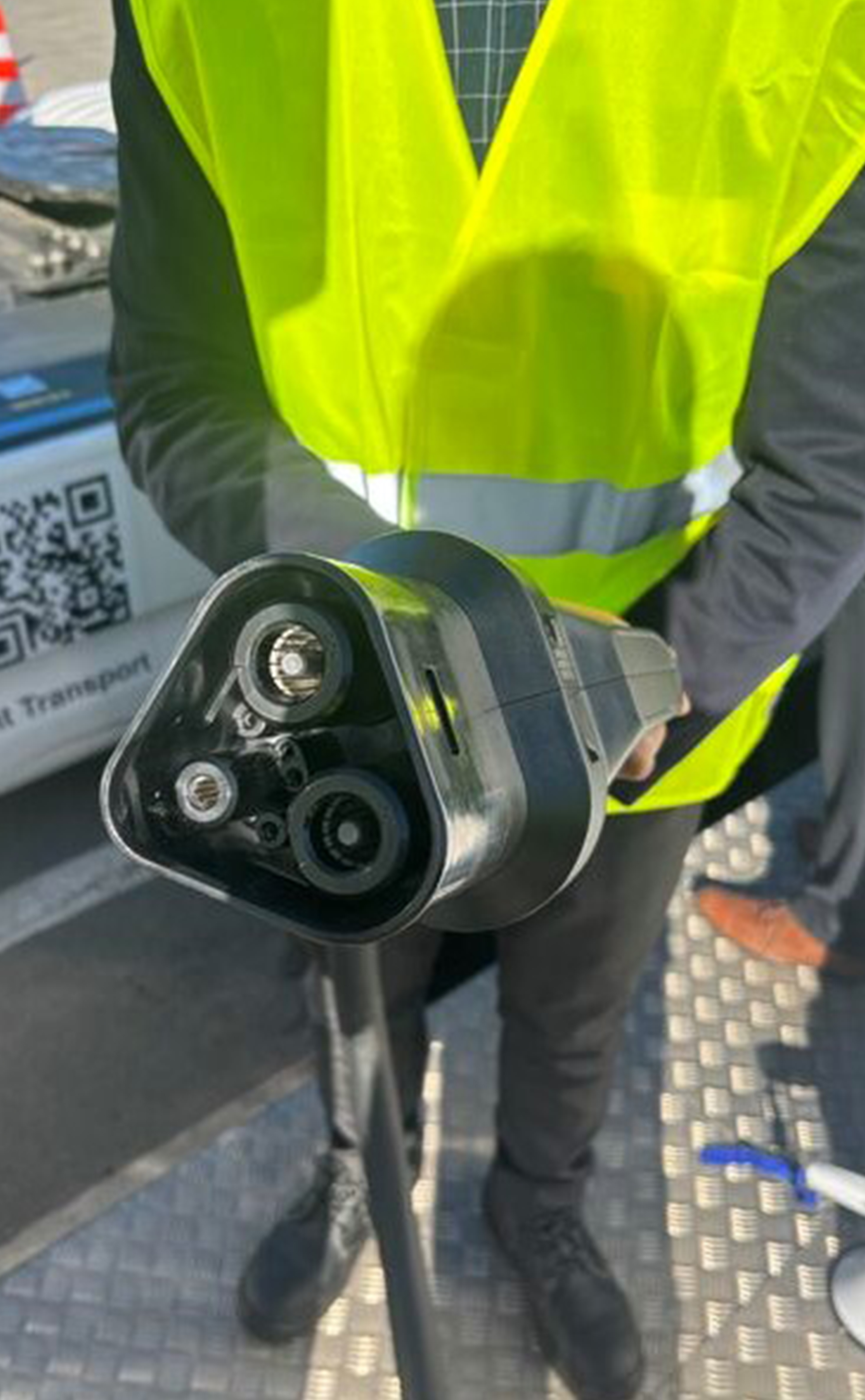 Long-haul electric truck megawatt charging test passes with flying colours