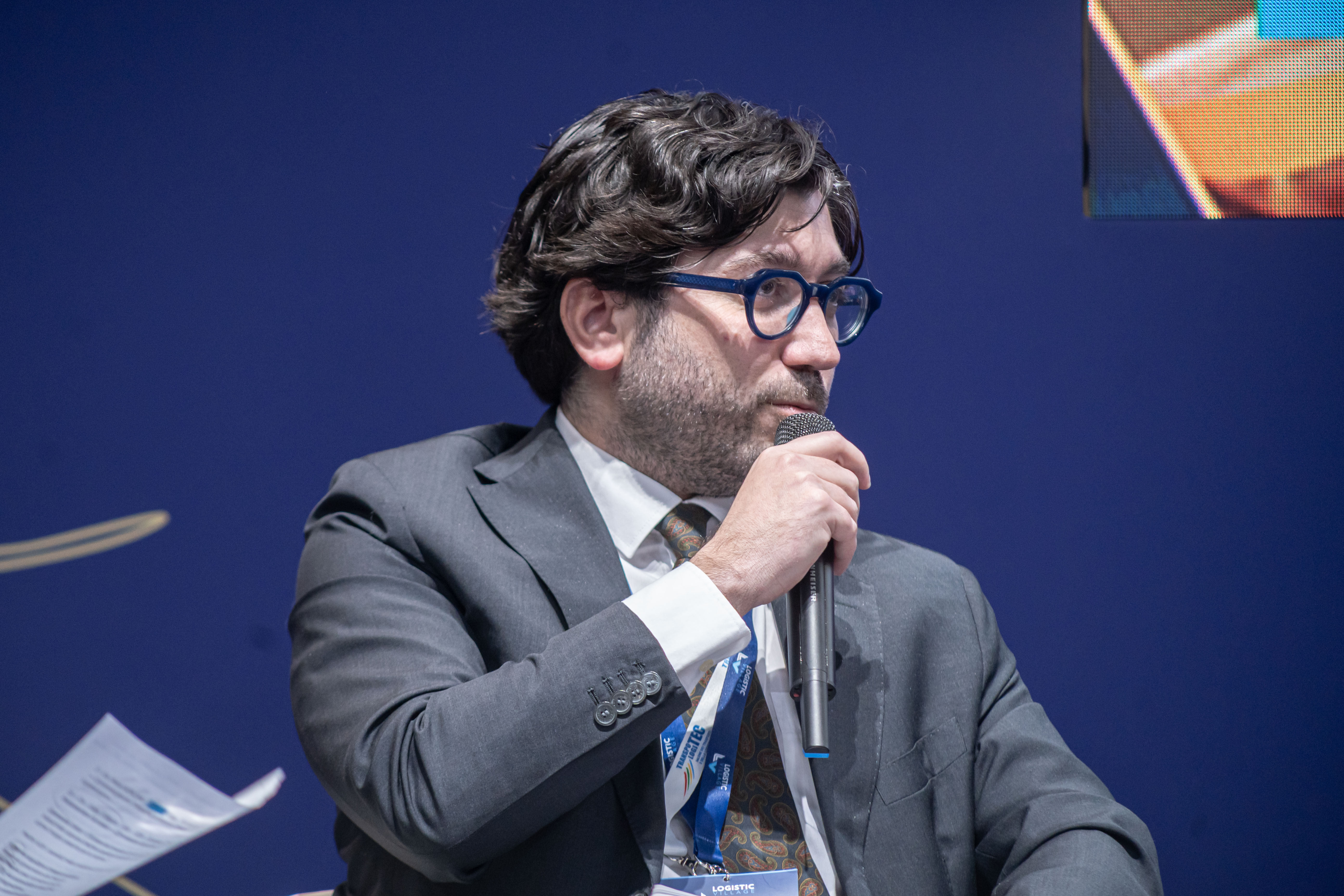 Bridging EU and national road transport policy