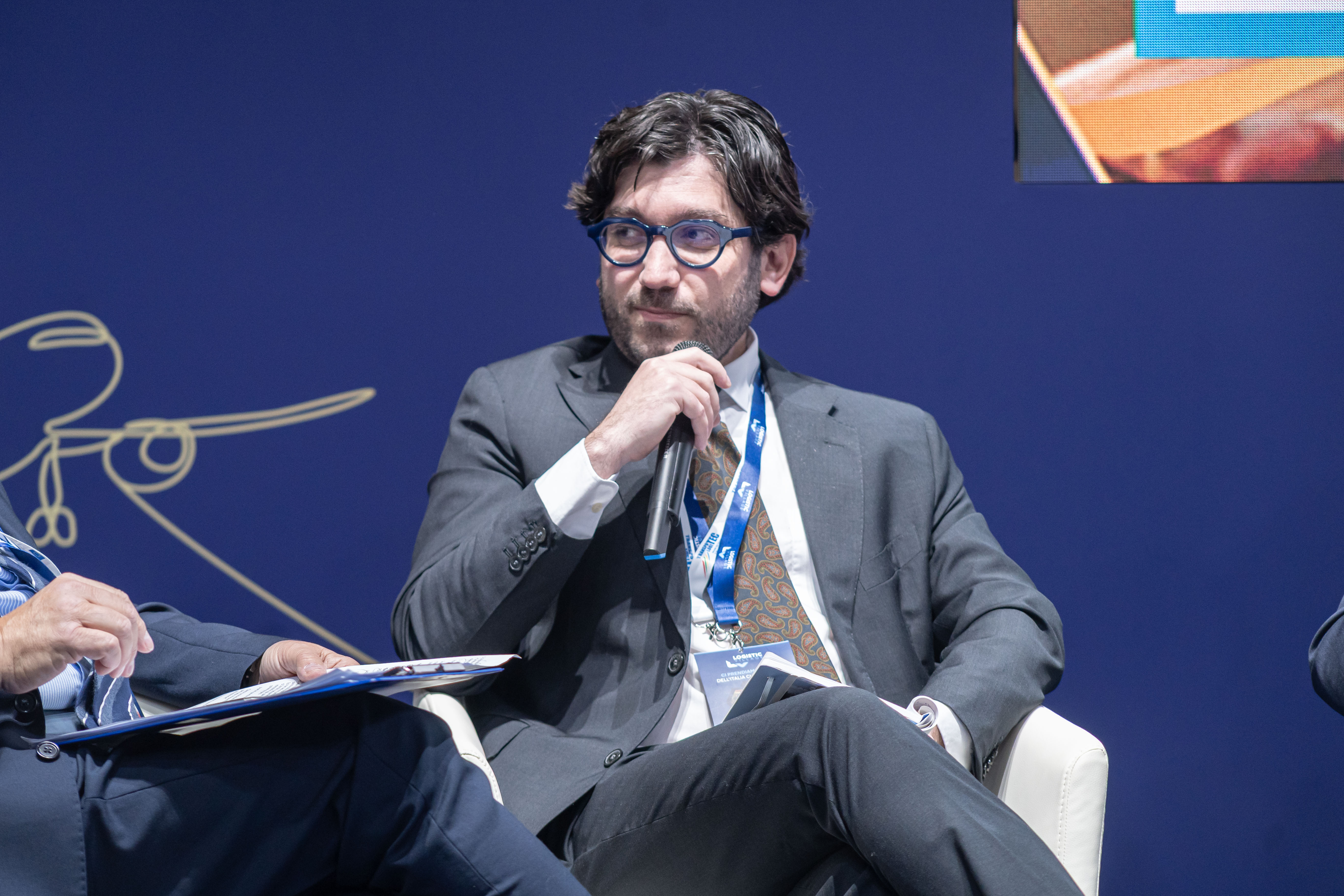 Bridging EU and national road transport policy