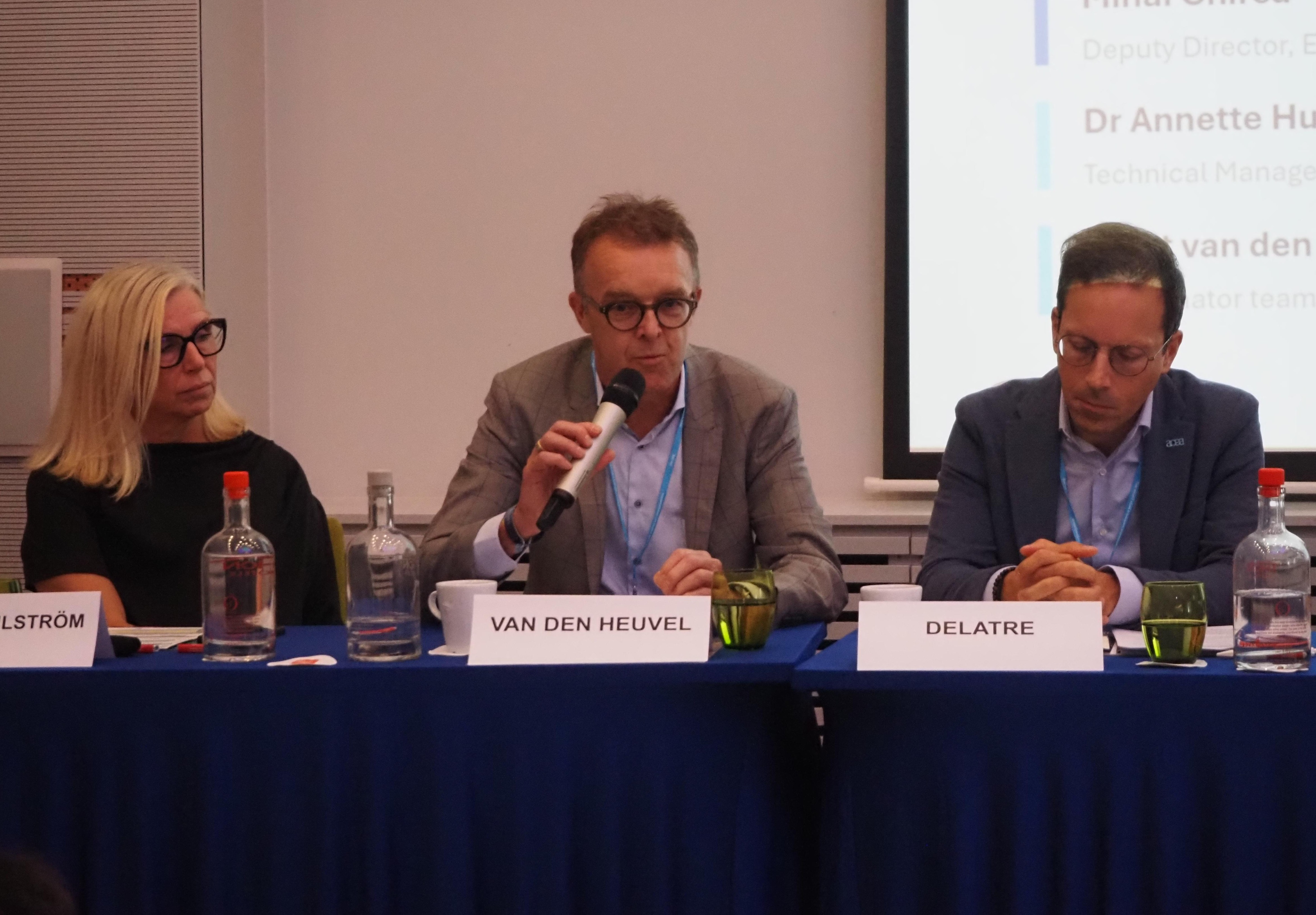 IRU brings OEMs and operators together to advance vehicle data access
