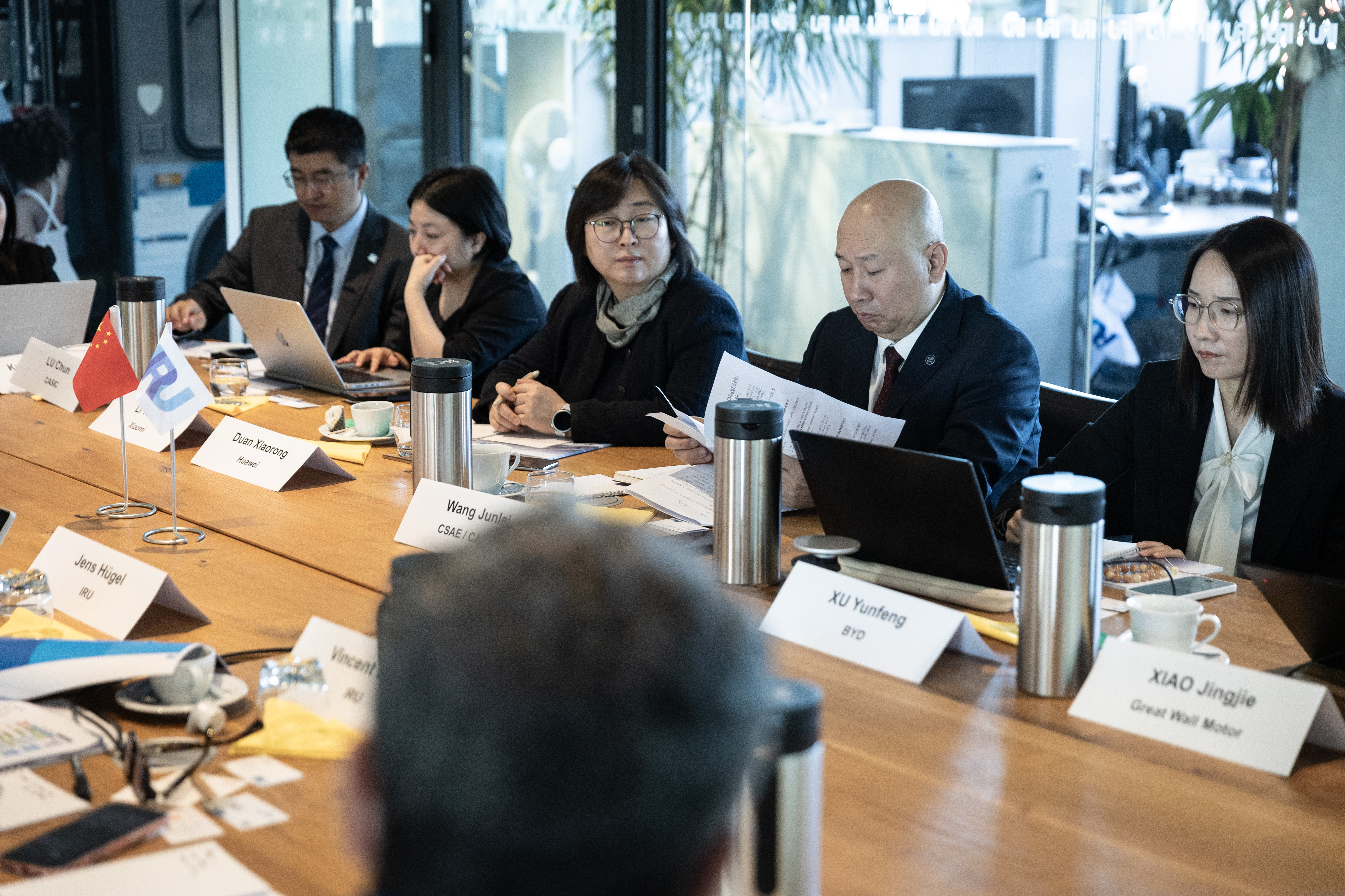 IRU and Chinese automotive leaders explore common ground