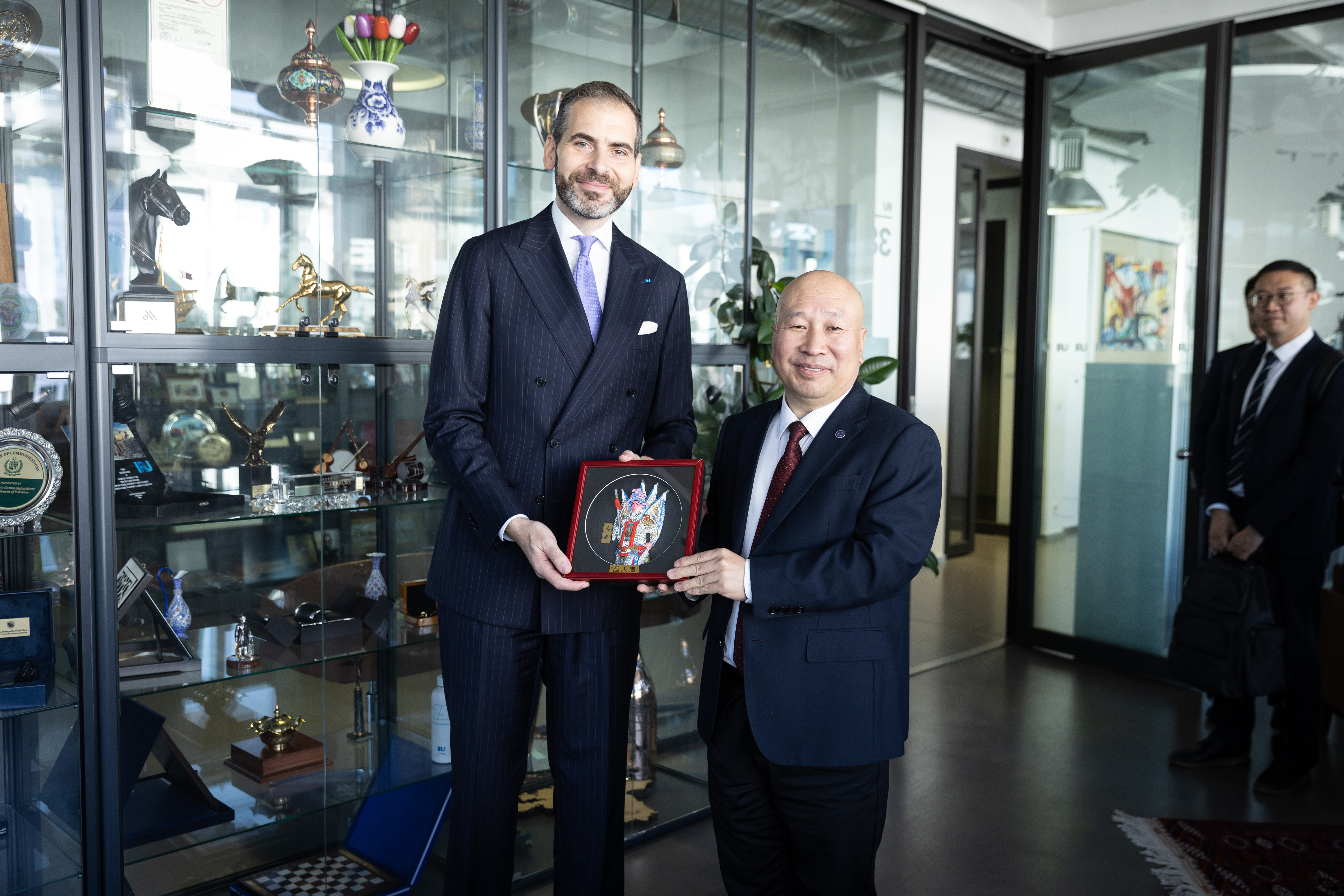 IRU and Chinese automotive leaders explore common ground