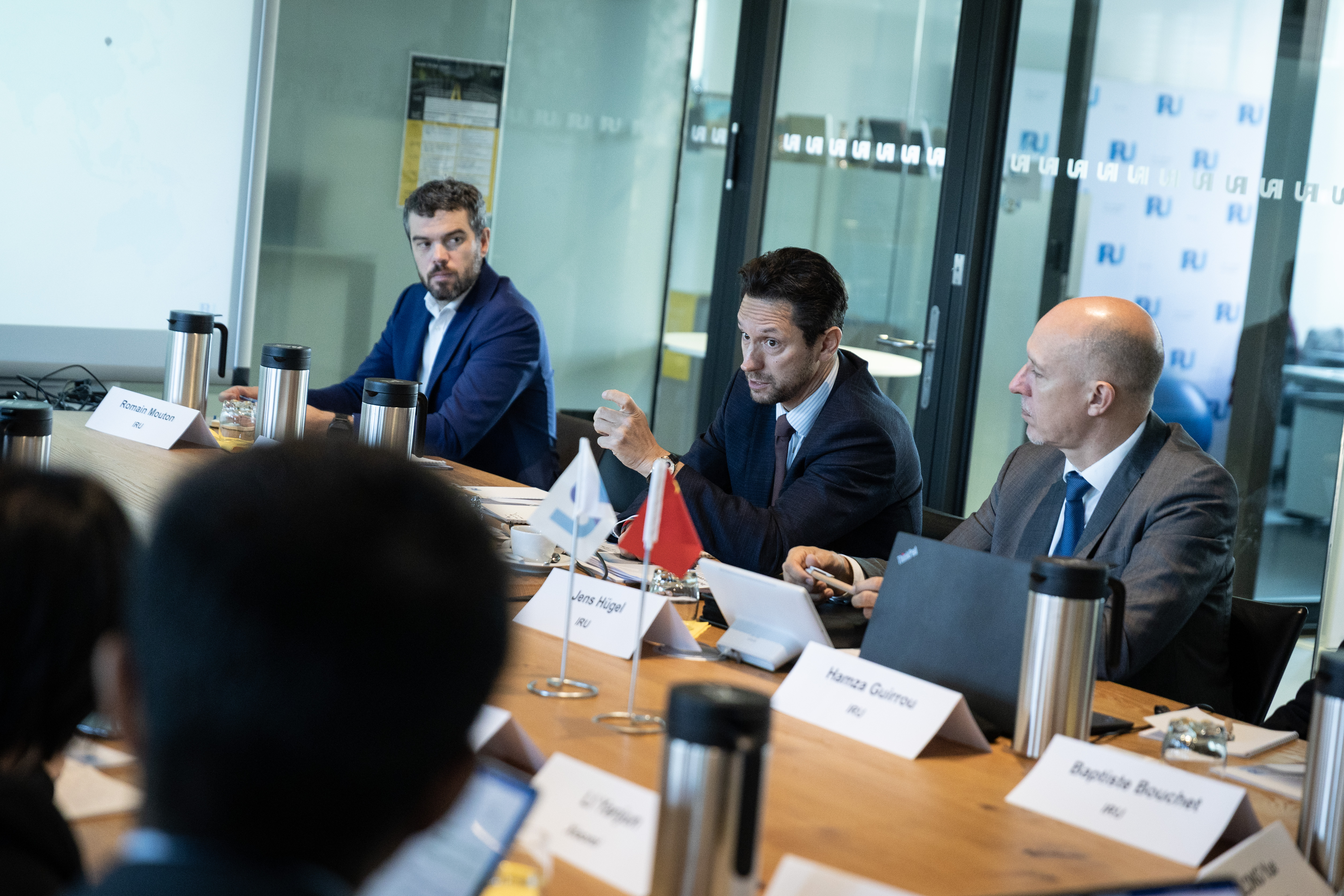 IRU and Chinese automotive leaders explore common ground