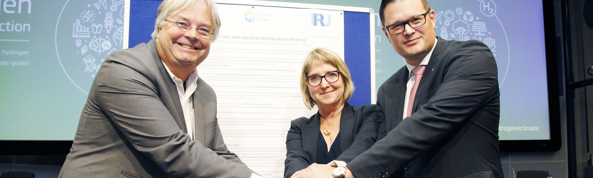 IRU joins forces with European stakeholders to promote the use of hydrogen in road transport