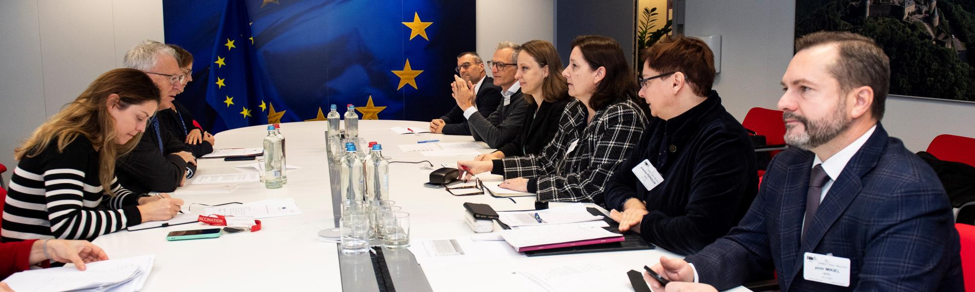 Third-country drivers IRU and EU commissioner explore measures