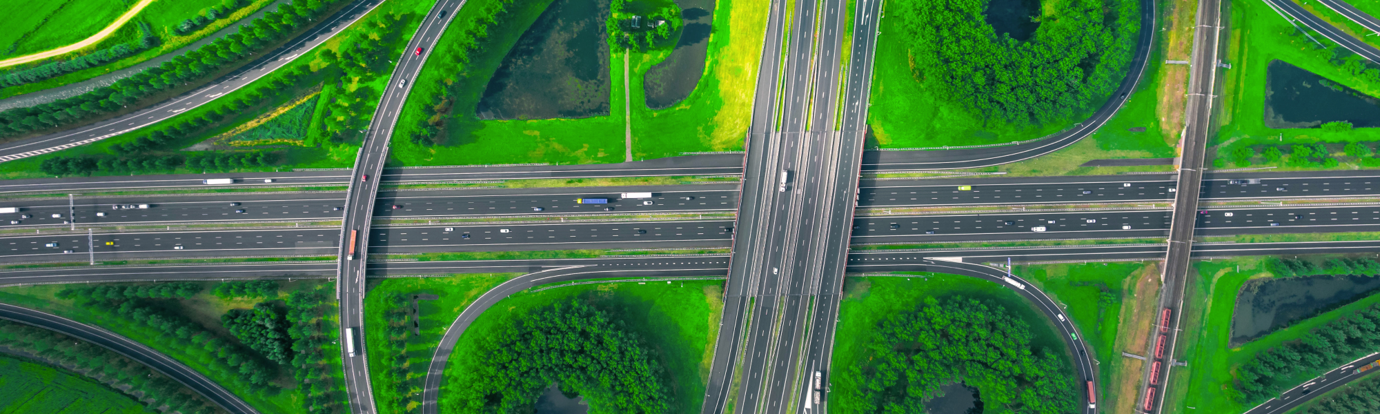 IRU has joined leading industry stakeholders in a joint call to revise EU CO₂ emission standards, urging policymakers to embrace a technology-neutral approach to decarbonising road transport.