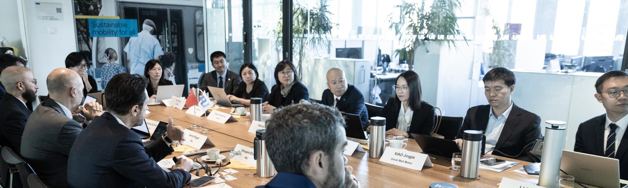 IRU and Chinese automotive leaders explore common ground