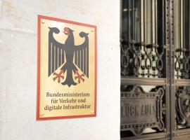 IRU консультирует Германию в связи со спровоцированным ей хаосом
