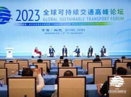 На форуме в Китае министры транспорта и IRU обсудили приоритеты развития