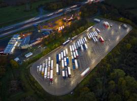 Operators, drivers and parking groups call for urgent EU truck parking deal