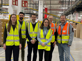 The IRU Brussels team recently visited one of Amazon’s largest fulfillment centres in Europe to better understand the company’s community-based decarbonisation and driver shortage strategies.
