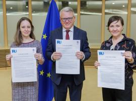 IRU and ETF delivered their joint statement on third-country drivers to the EU Jobs and Social Rights Commissioner today. Both organisations commit to working together to enhance the working conditions of third-country drivers, in full respect of their rights.