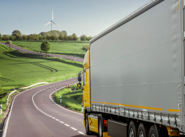 The Upply x Ti x IRU European road freight rates index shows that Q2 rates fell in the contract index by 1.3 points quarter on quarter (q-o-q). In contrast, the spot rate index rose by 3.5 points q-o-q. Year on year (y-o-y), the spot index is now up slightly by 0.8 points, while the contract index is down 0.7 points.