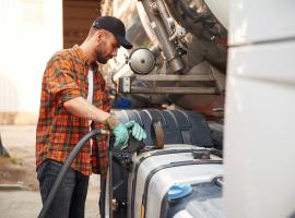New fuel crisis mechanism: governments urged to act following IRU vote 