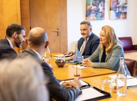 IRU and UNECE eye stronger cooperation on international road transport