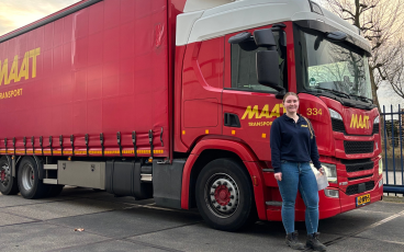 At 19, Charlene Kerkhof is proving that young professionals are ready to drive the future of road transport. Growing up in a trucking family in the Netherlands, she has turned her passion into a career. Now she’s mastering the road and calling for better opportunities to help more young drivers succeed.