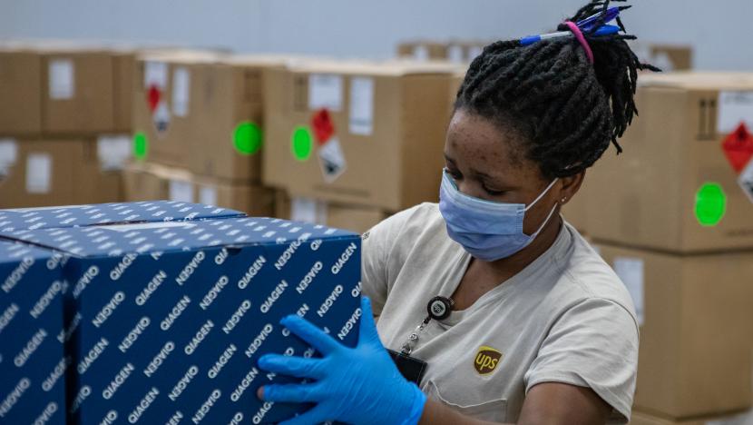 UPS employee with mask and gloves during pandemic
