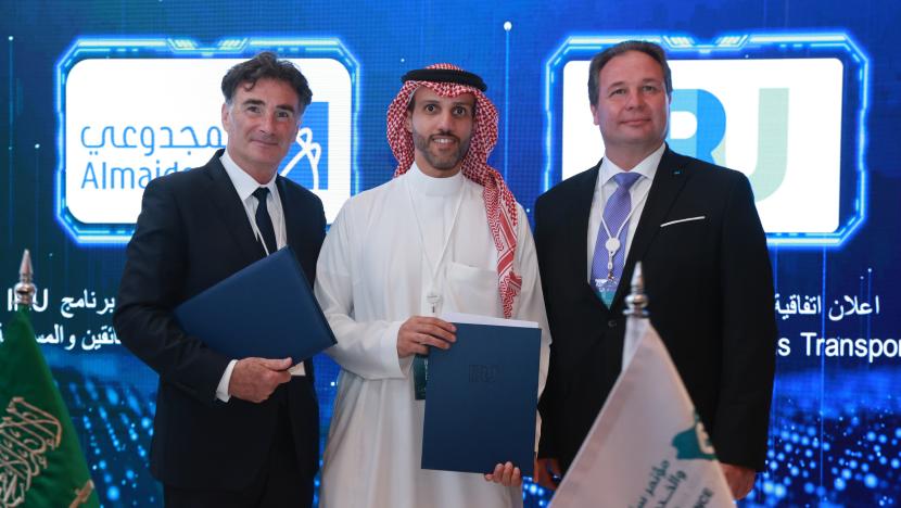 IRU Secretary General Umberto de Pretto, Almajdouie Logistics Chief Executive Officer Mohammed Ali Almajdouie and IRU President Radu Dinescu