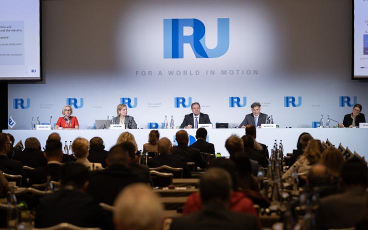 Driving competitiveness: IRU members set priorities at General Assembly ...